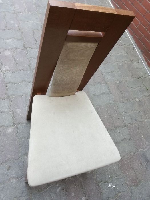 Stół drewniany i 4 krzesła BRW