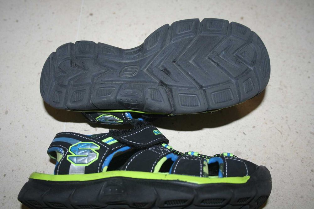 Sandálias SKECHERS nº 28