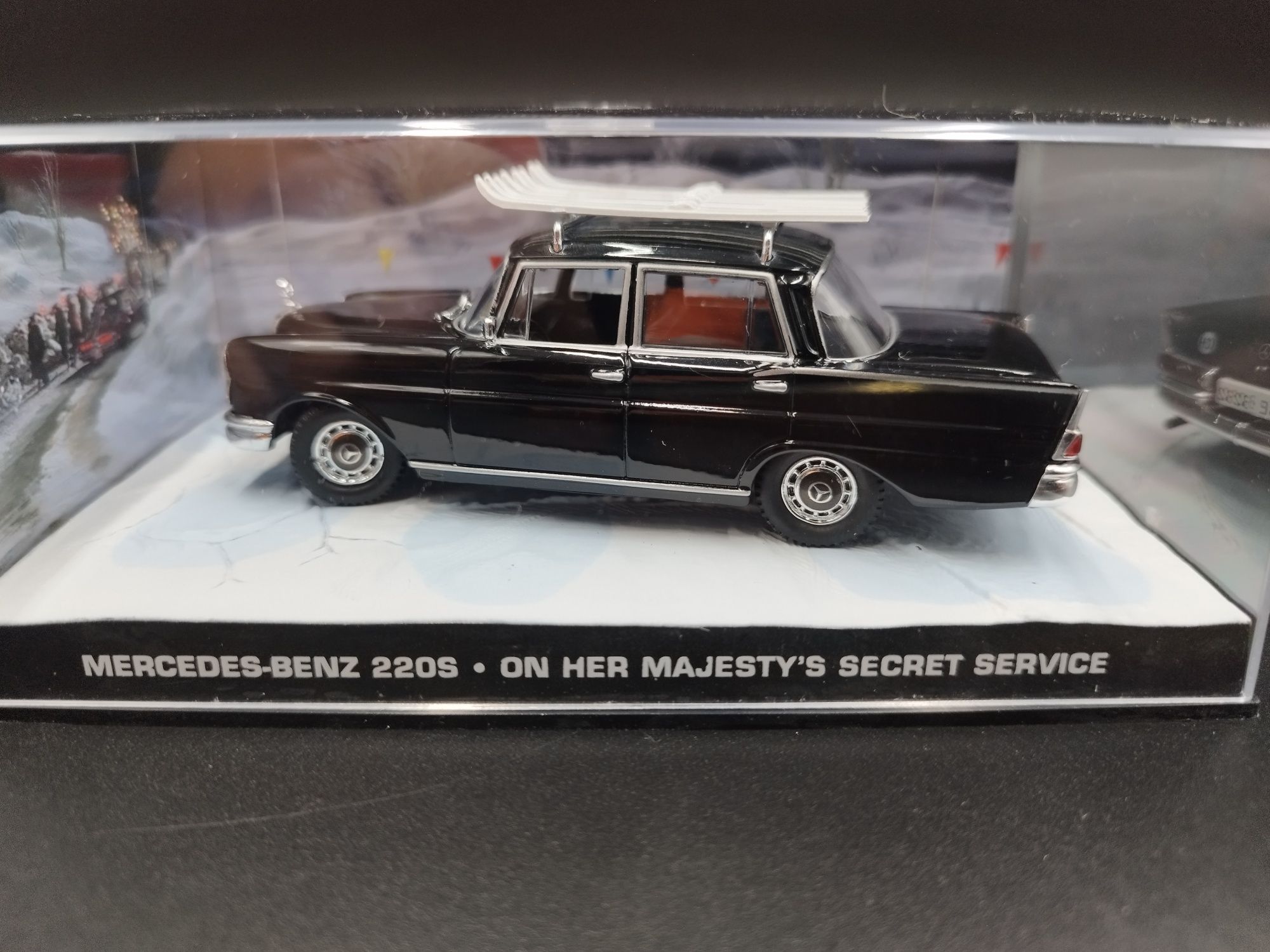 1:43 Altaya Mercedes Benz 220S James Bond 007 "On Her Majesty's Secret