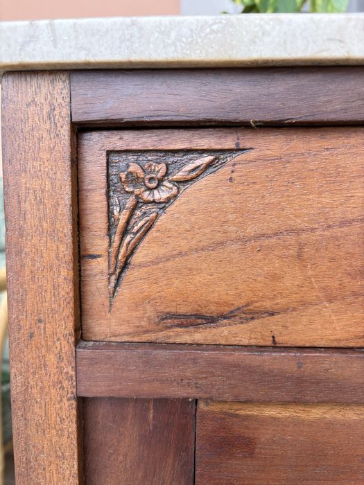 Mesa de Apoio Antiga com Tampa em Mármore – Peça Única