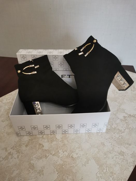 Ботинки зимние чёрные натуральный замш и мех пр-во Турция размер 40