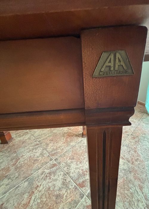 Mesa de jantar em cerejeira maciça