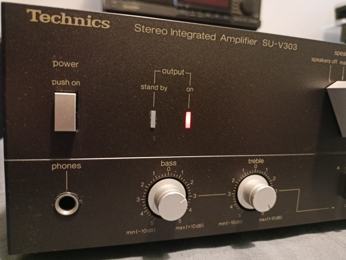 Technics SU V303.