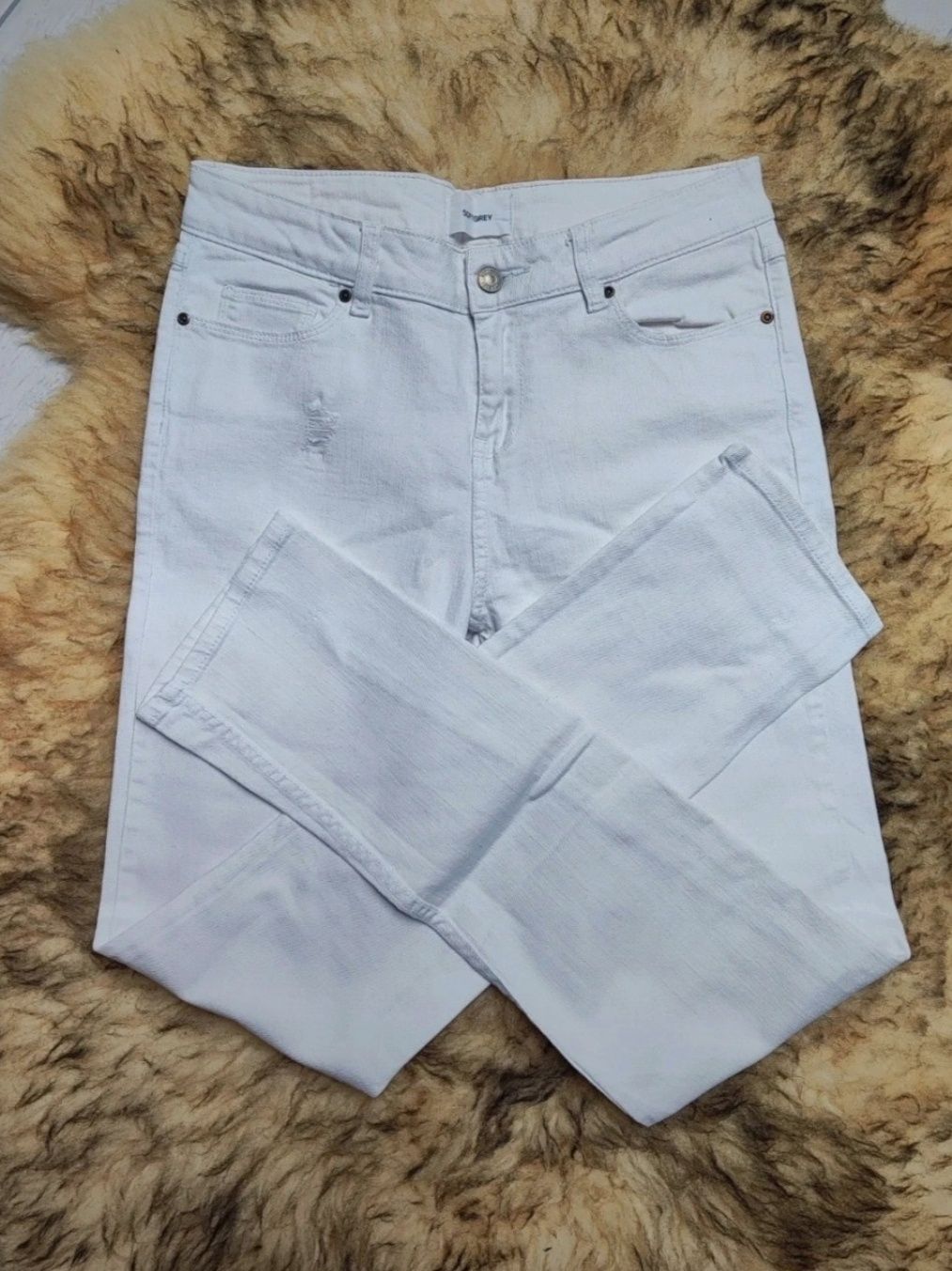 Soft Gray białe spodnie jeansy z wysokim stanem skiny