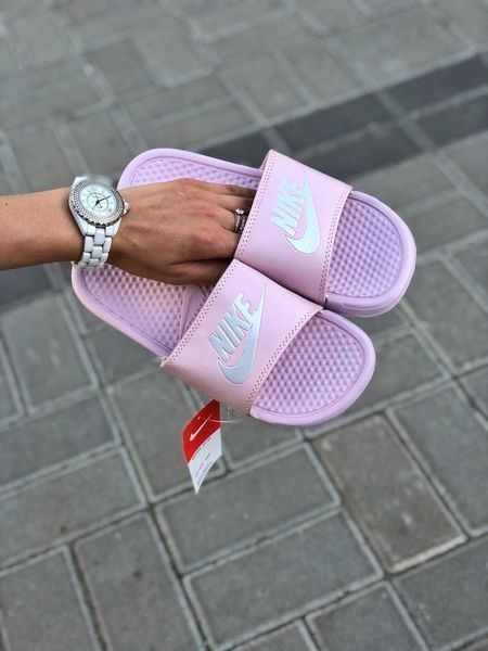 Женские кожаные шлепанцы Nike Benassi JDI жіночі шльопанці найк бенаси