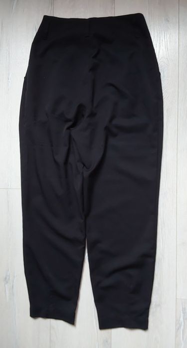 H&M Ділові/Шкільні штани чорного кольору.