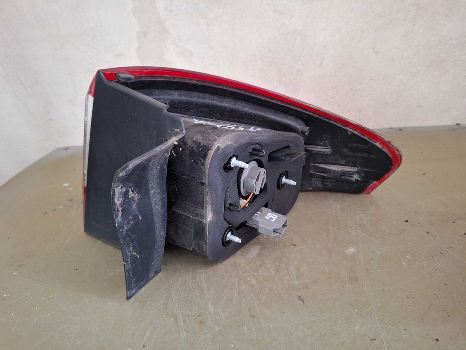 Lampa tylna prawa w błotnik Mondeo mk4 H/B  lift
