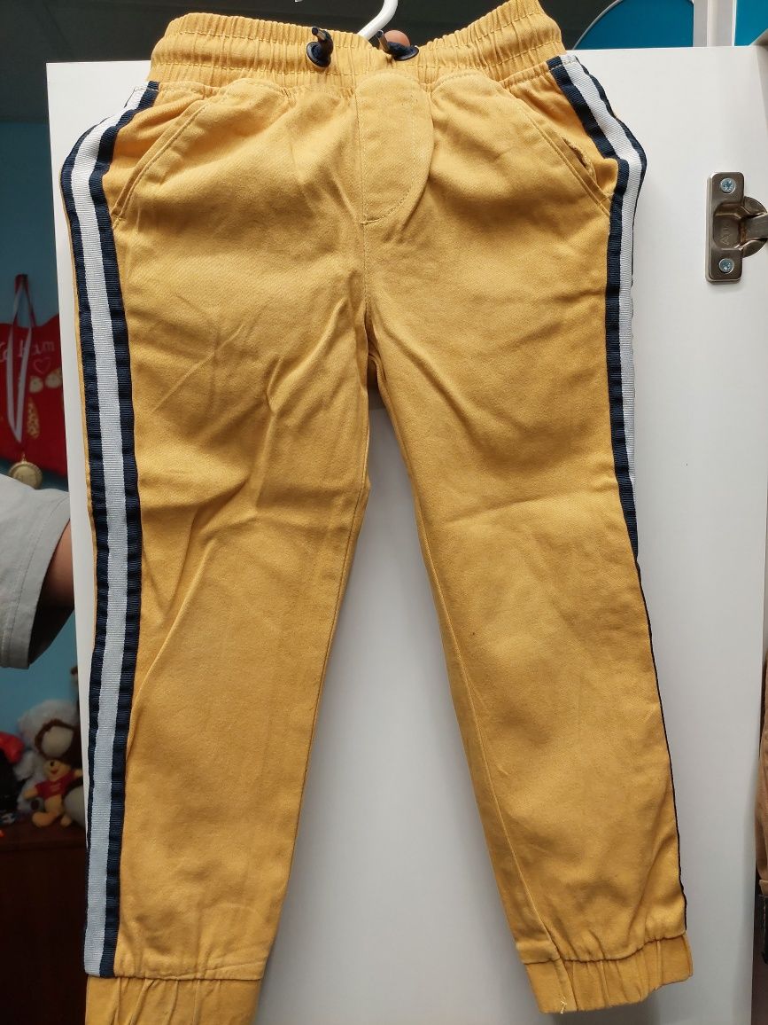 Spodnie chłopięce rozmiar 104- 2 pary