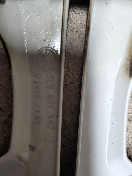 Oryginalne kołpaki Skoda Yeti 16 5L0.601.147