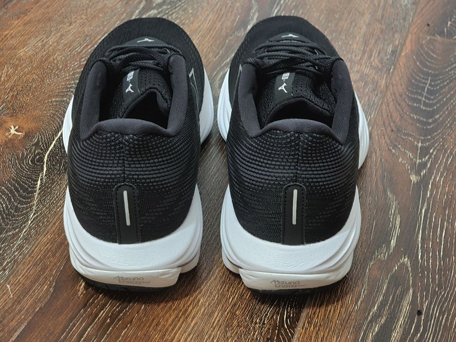 Оригінал 100% чоловічі кросівки mizuno wave rider 28   eur 44