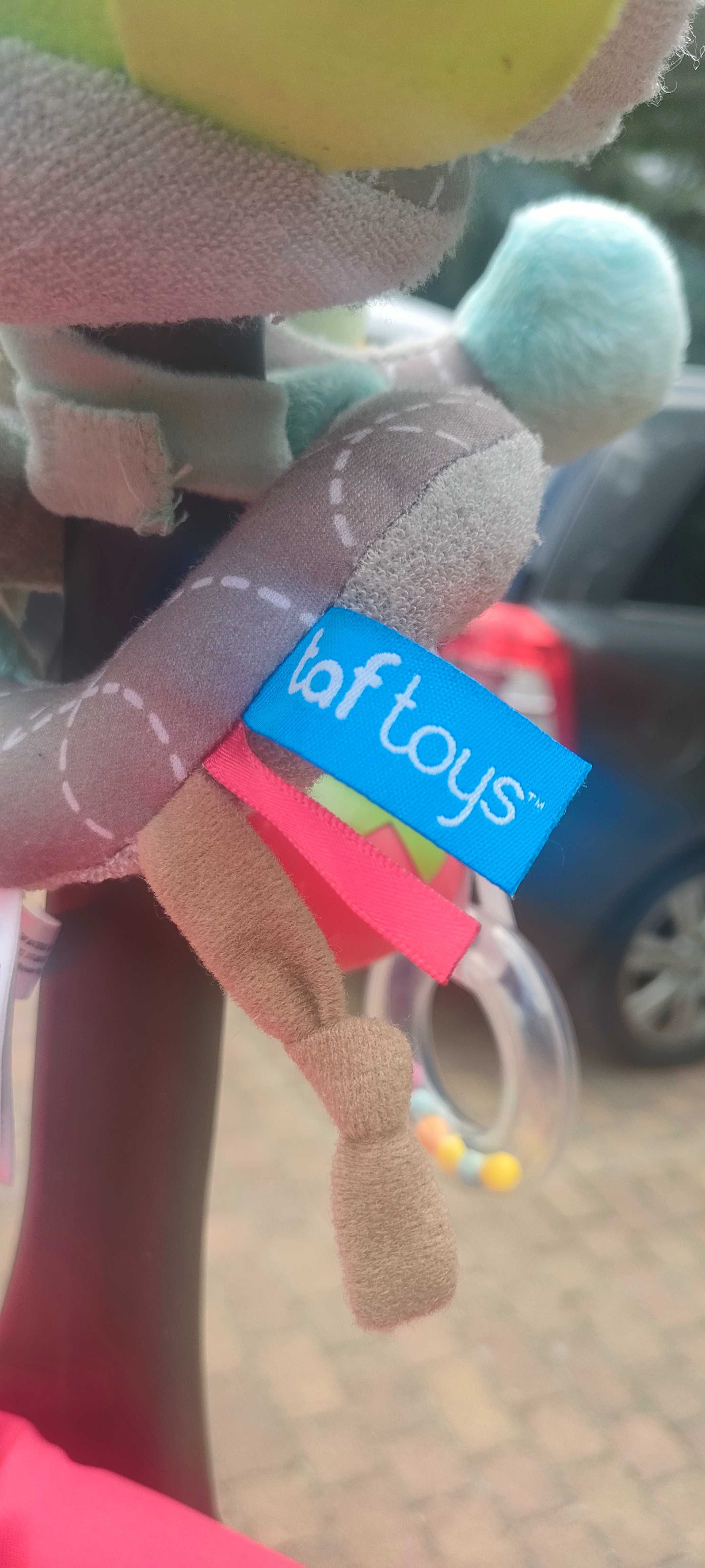 nosidełko Karwala z zawieszką Taf Toys