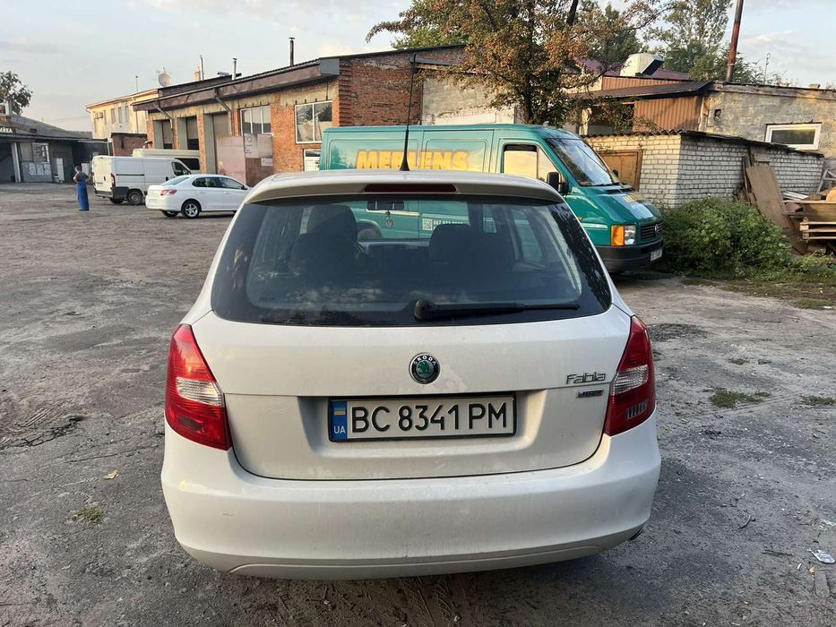 Оренда авто Шкода Фабія 1.2 газ бензин