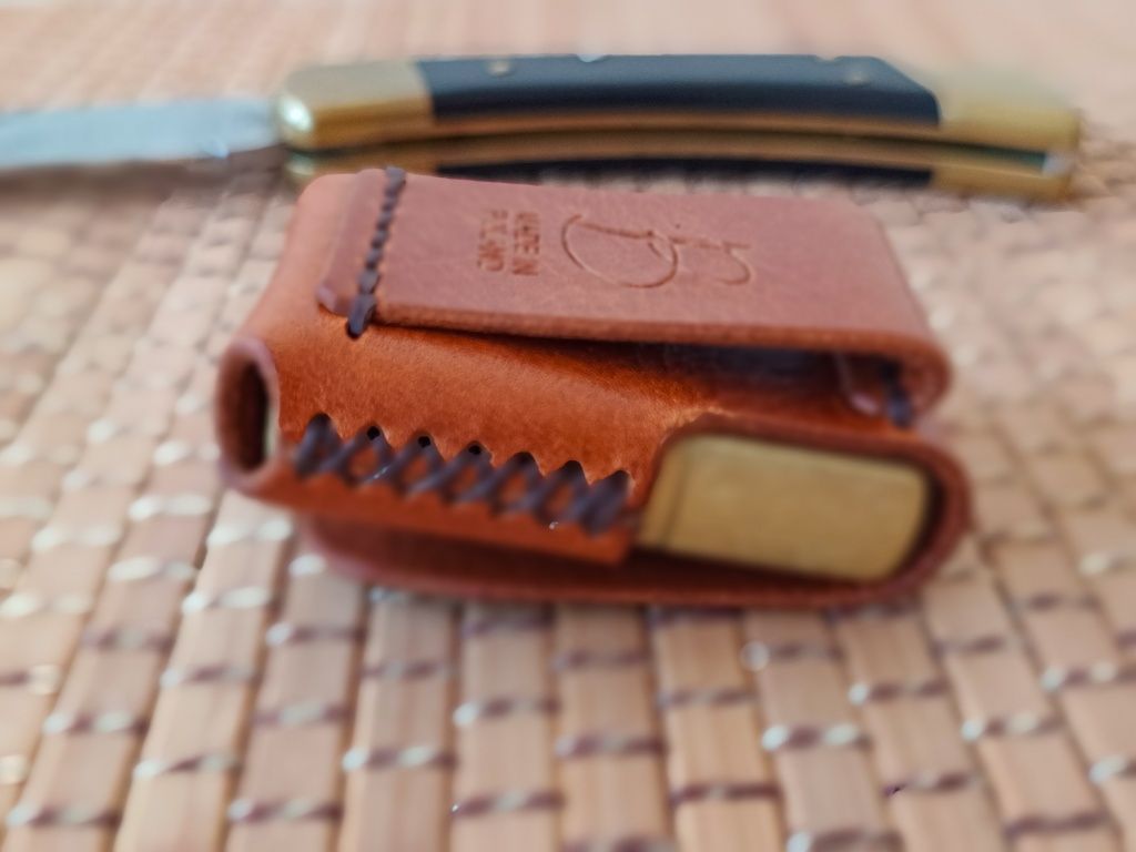 Borubar Skóroszyj - skórzane etui na zapalniczkę Zippo