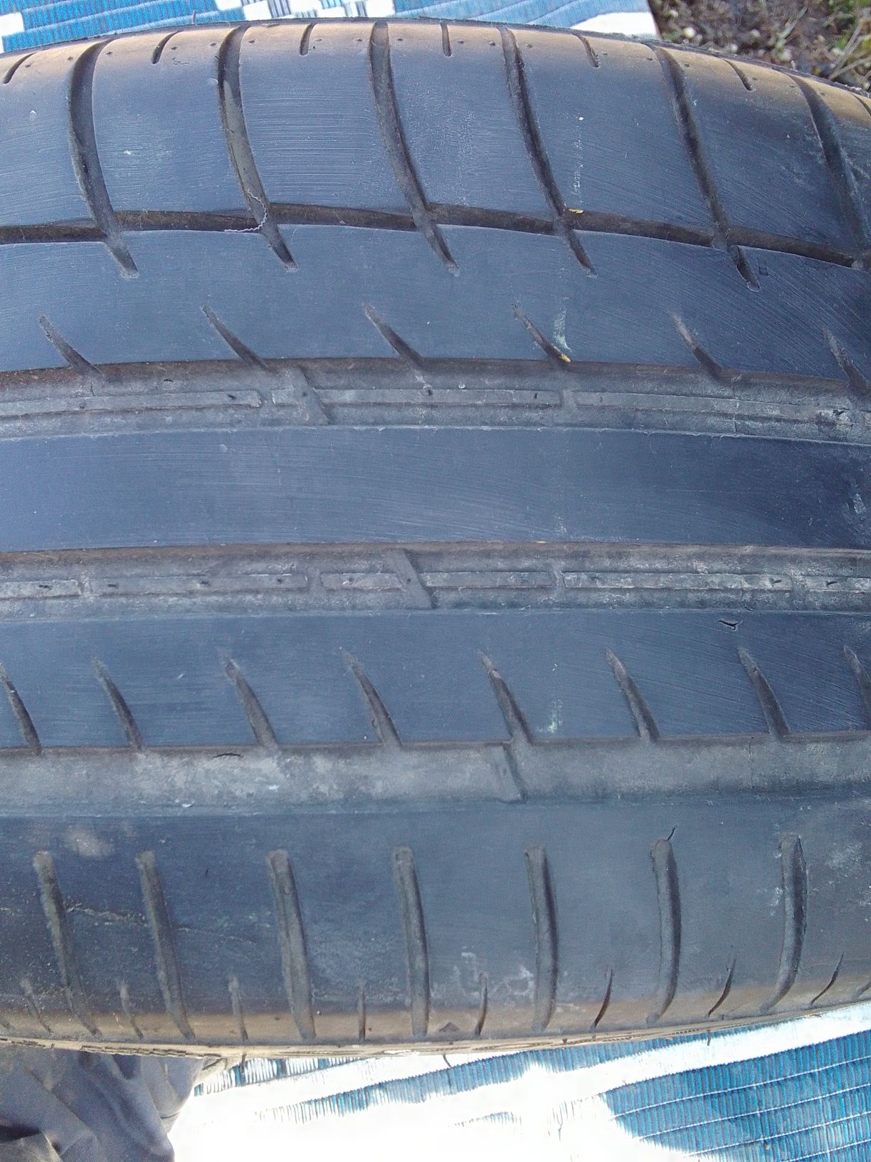 Opona letnia 245/35r19 TRIANGLE