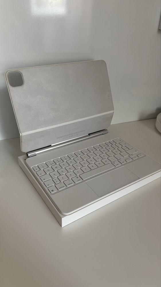 iPad Magic Keyboard Apple