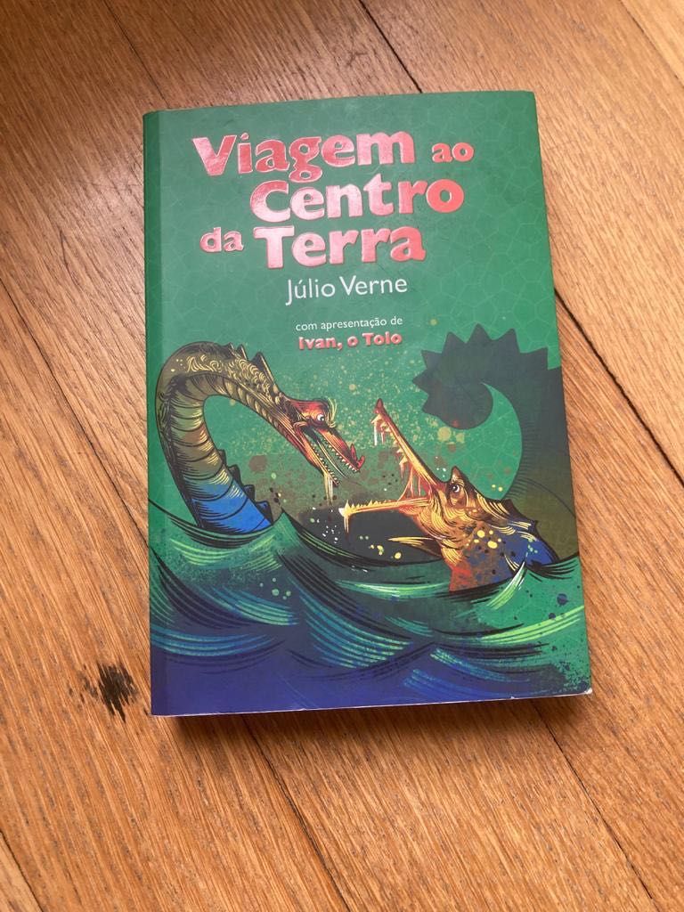 Livro: “Viagem ao centro da terra” Autor : Júlio Verne