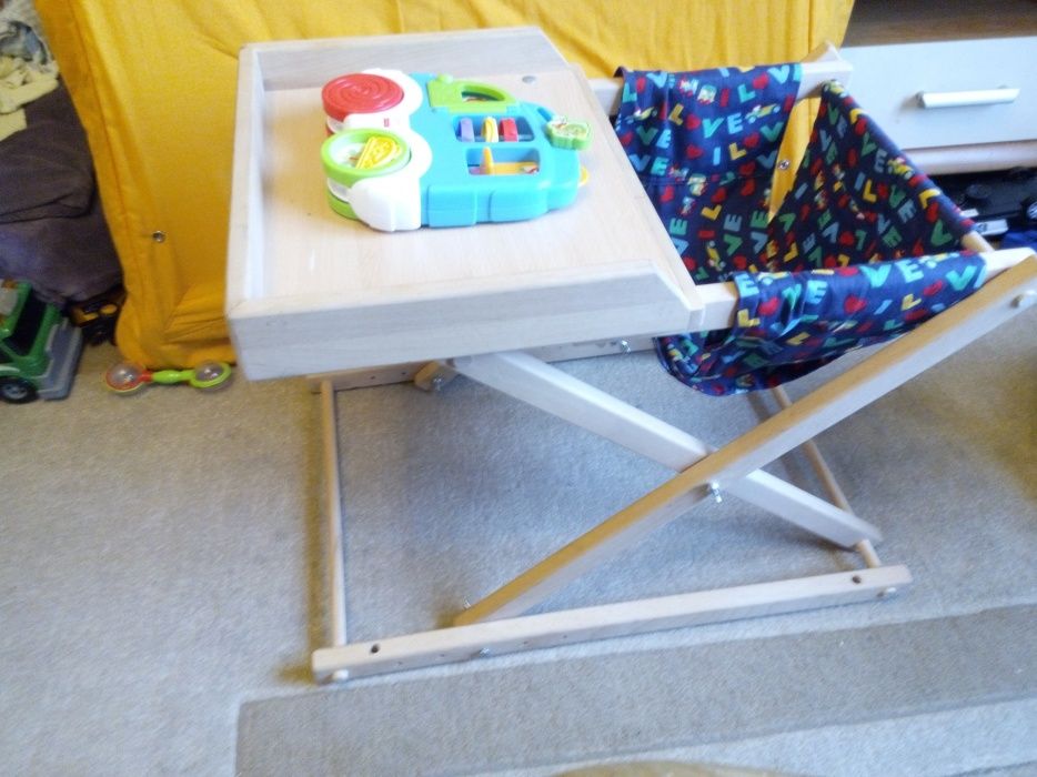 Krzeselko do karmienia kojec drewniany zabawy chodzik