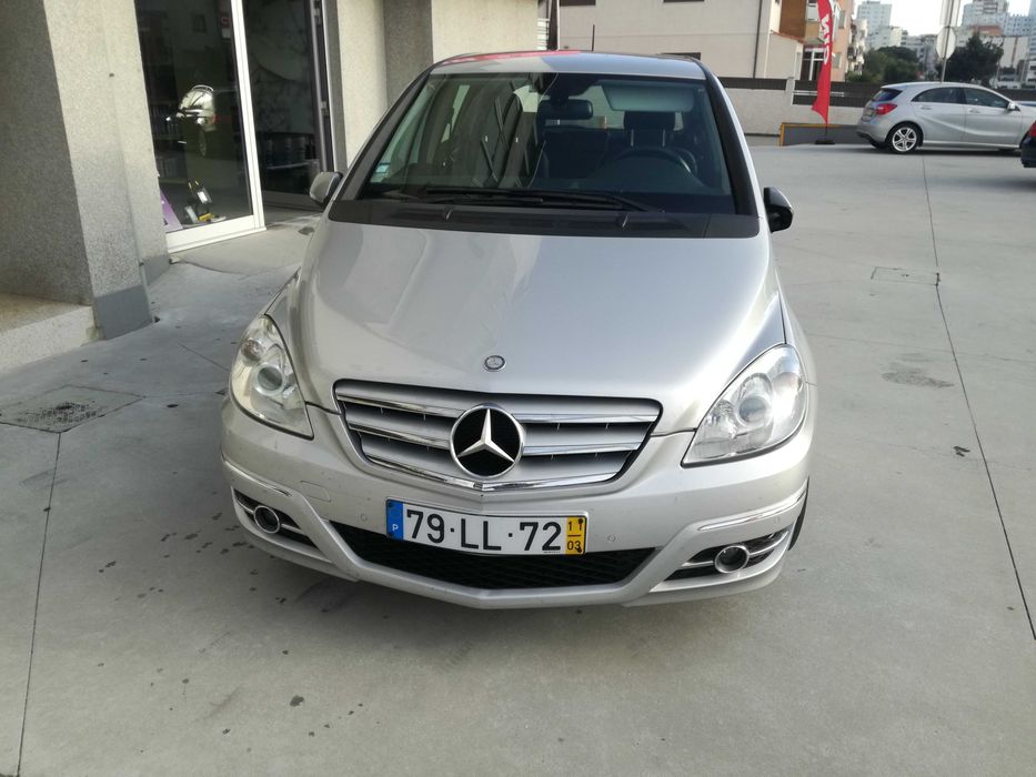 Mercedes B180 em bom estado