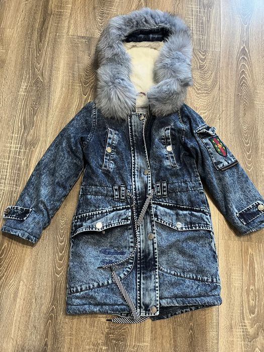 Дитяча джинсова куртка для дівчинки на хутрі.