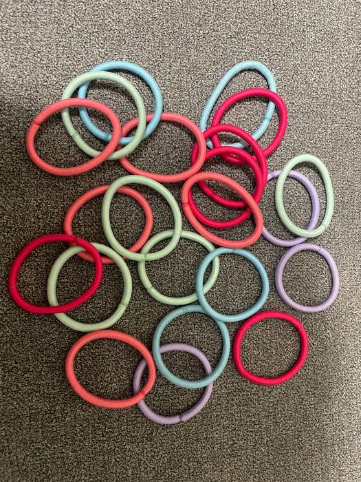 Kolorowe gumki do włosów