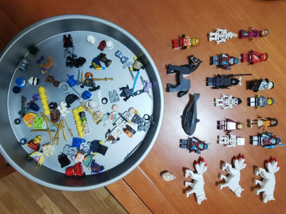 Lego minifiguras e acessórios