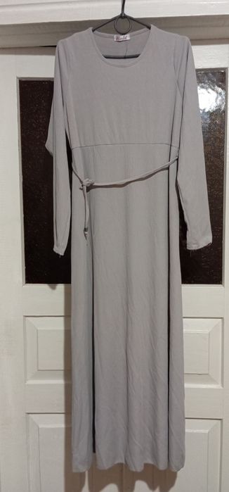 Продам сукні різні розміри