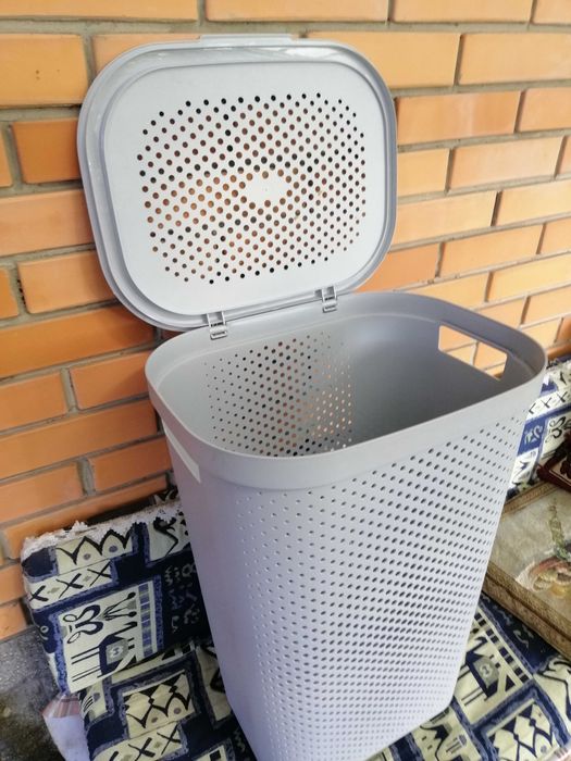 Корзина  для білизни.