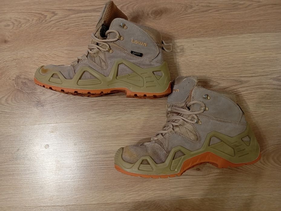 Військові берци LOWA