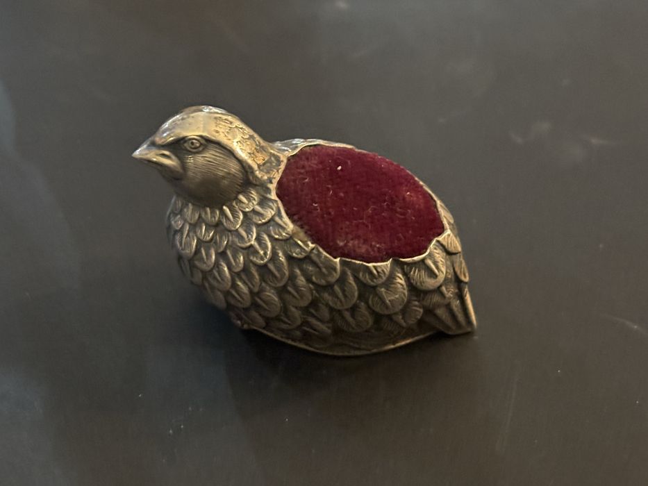 Alfineteiro codorniz em prata portuguesa