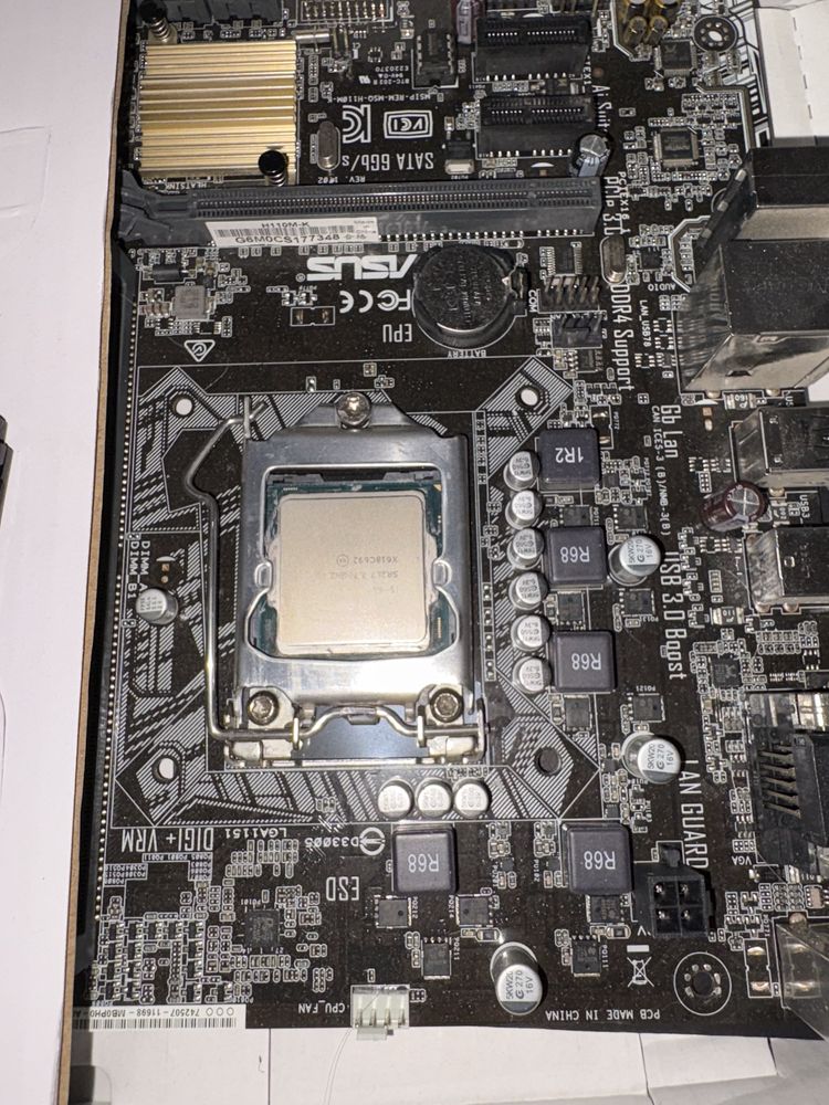 Intel i5 9600k + płyta główna Asus + 16 gb RAM + radiator do procesora
