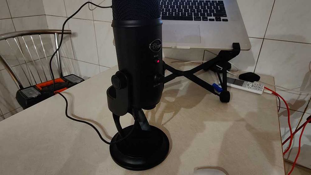Микрофон Blue Microphones Yeti Blackout