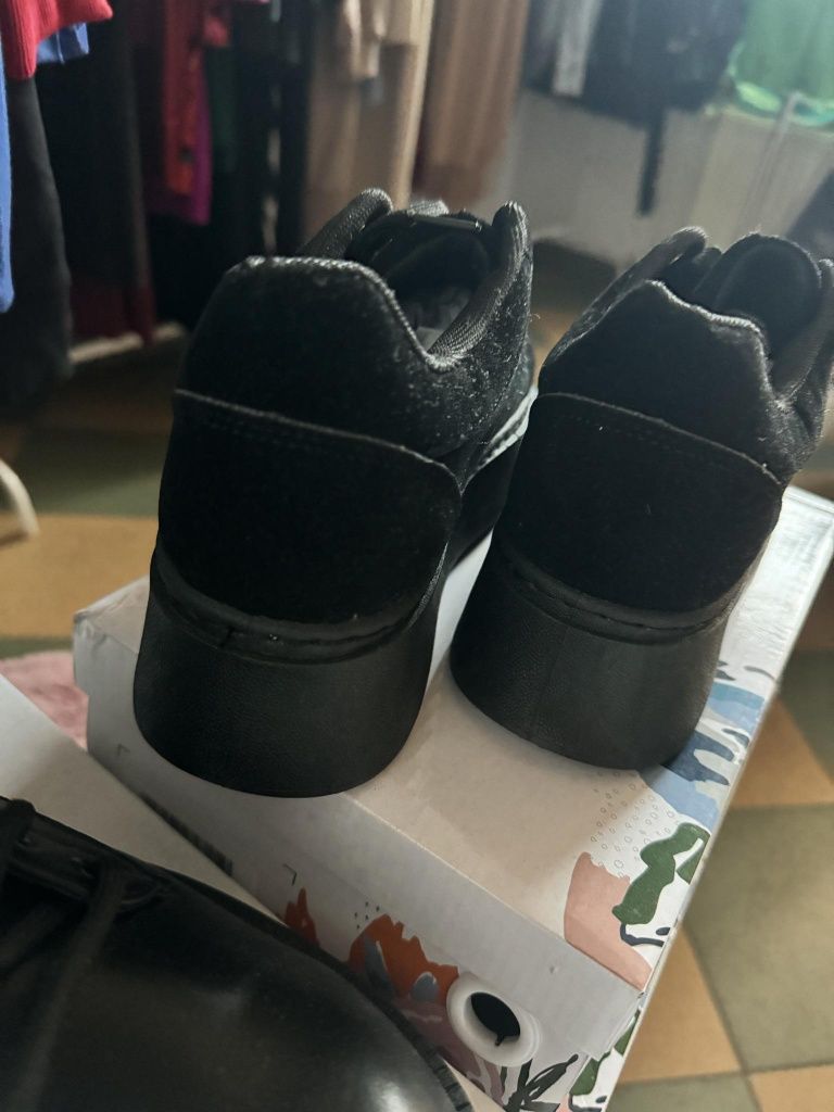 Buty sneakersy adidasy czarne skóra ekologiczne ala zamsz sztywny