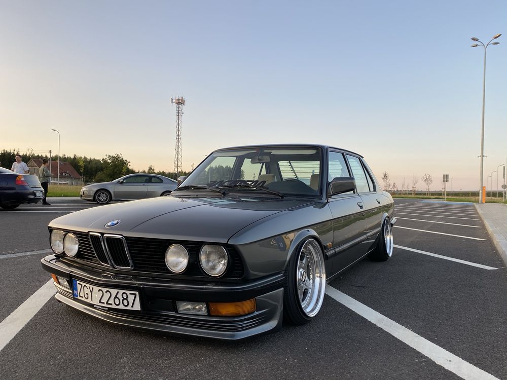 BMW E28 Shadowline