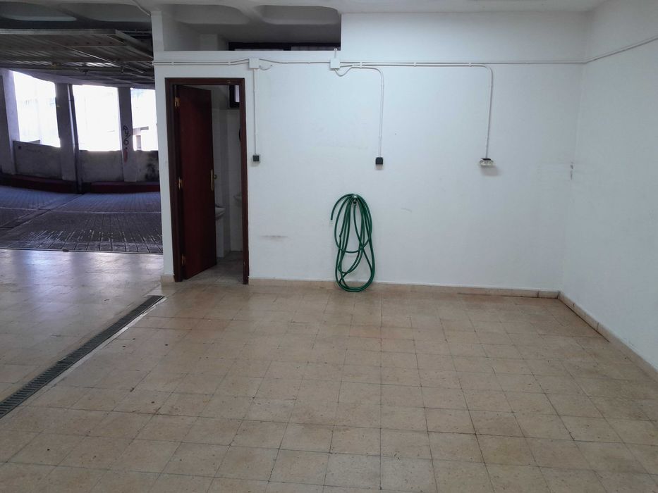 GARAGEM em Carnaxide.