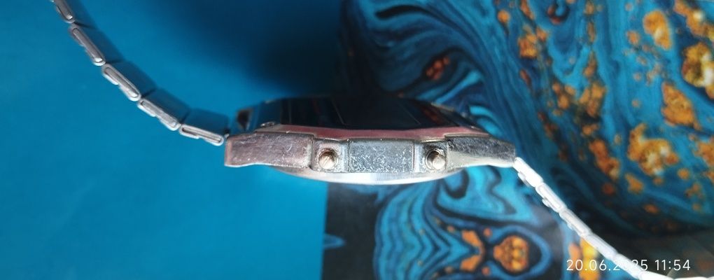 Montana ретро годинник 90-х