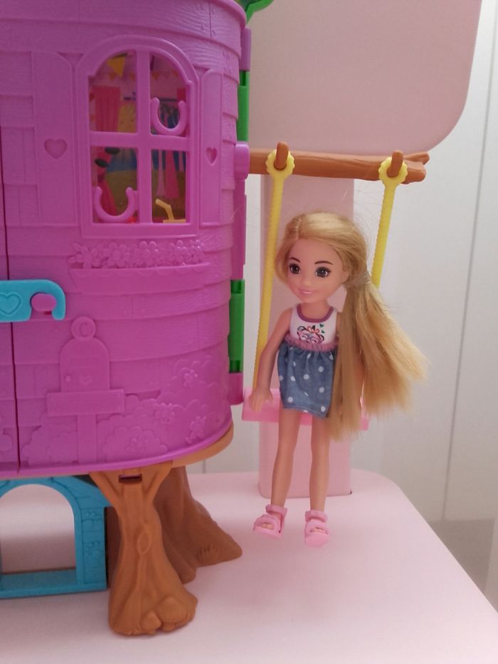 Domek dla laleczki. Rozkładany.Chelsea, Barbie Mattel.Domek na drzewie