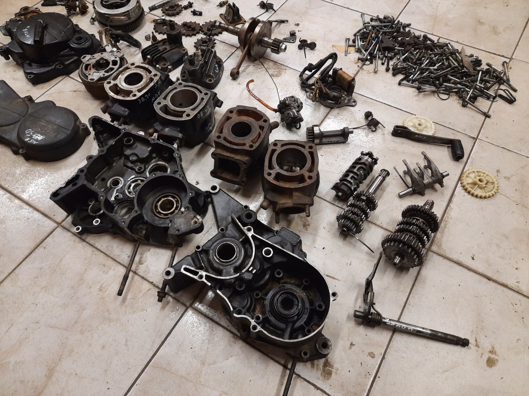Honda MTX 80 silnik HD08E części wał głowica kartery skrzynia kapa