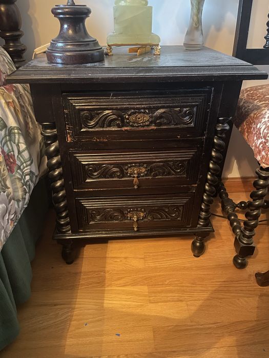 Par de Mesas de Cabeceira Pau Petro