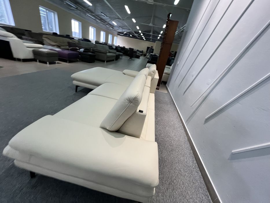 Диван шкіряний виставковий стан новий розкладний кутовий виставковий