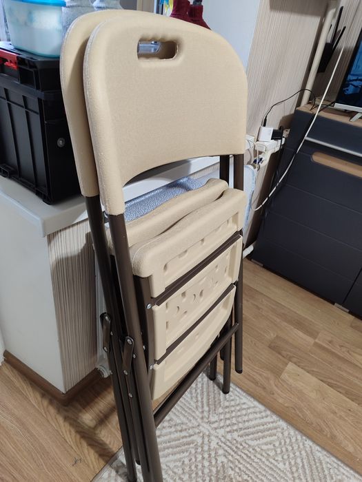 Продам стілець складний