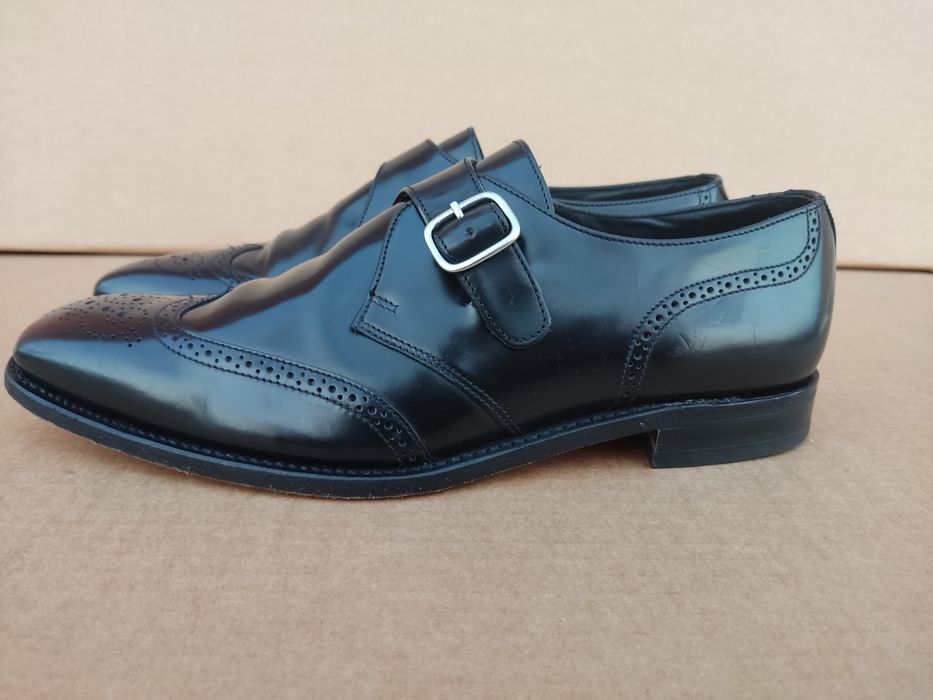 Чоловічі чорні туфлі Loake, модель single monk, броговані