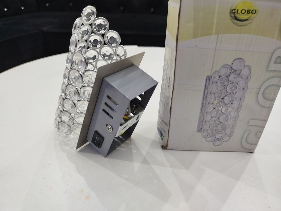 Kinkiet z włącznikiem naścienny.nowy!