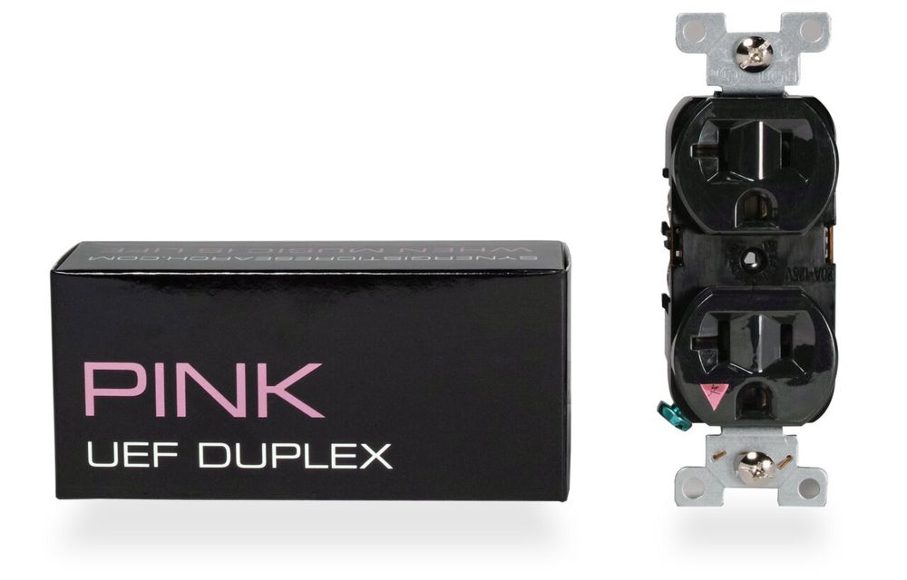 Розетка  Synergistic Research Pink