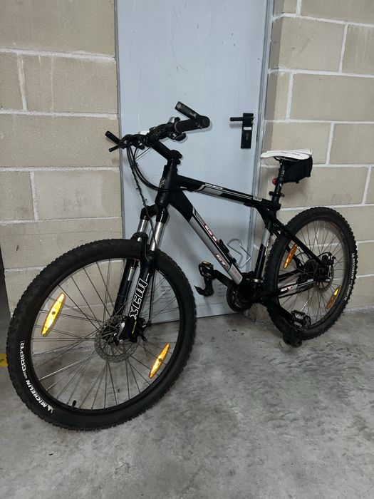 Bicicleta Avalanche GT