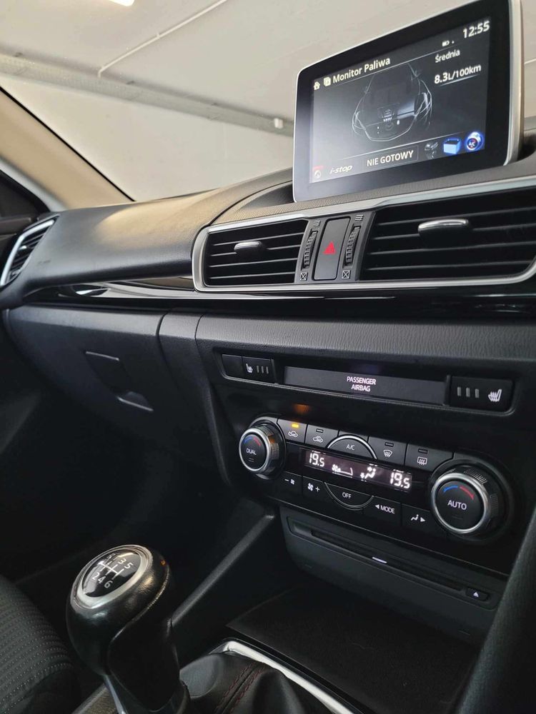 Sprzedam mazda 3 sedan 2015 rok super stan anglik po serwisie oc