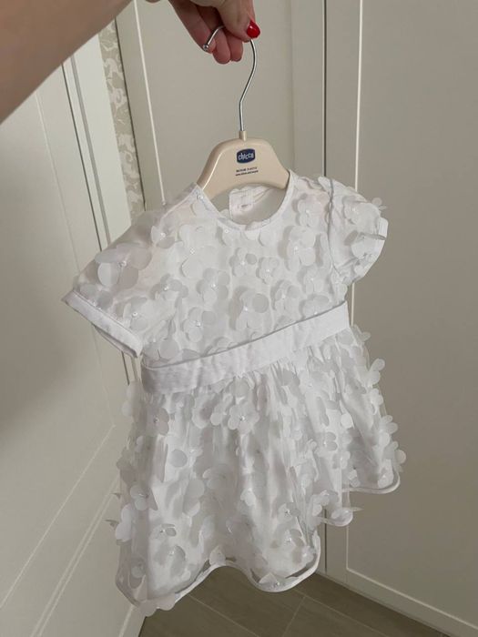 Біла сукня від Chicco