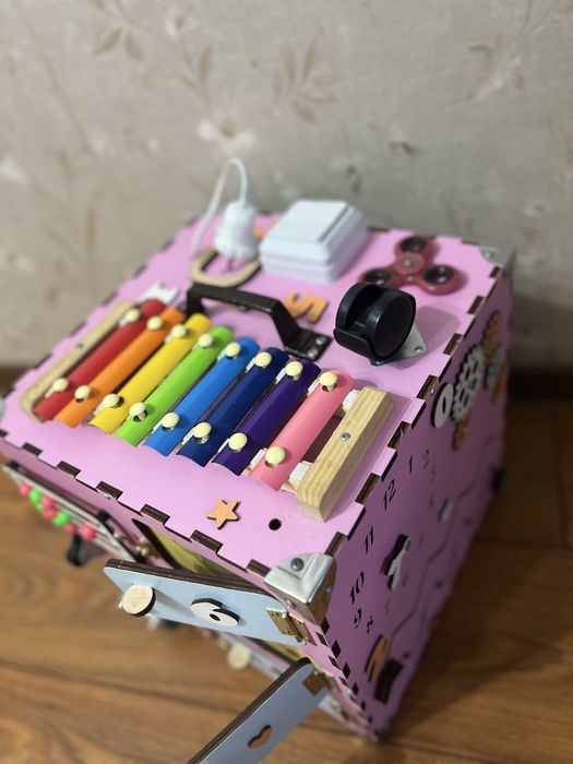 Бізікуб 30х30 для дівчинки