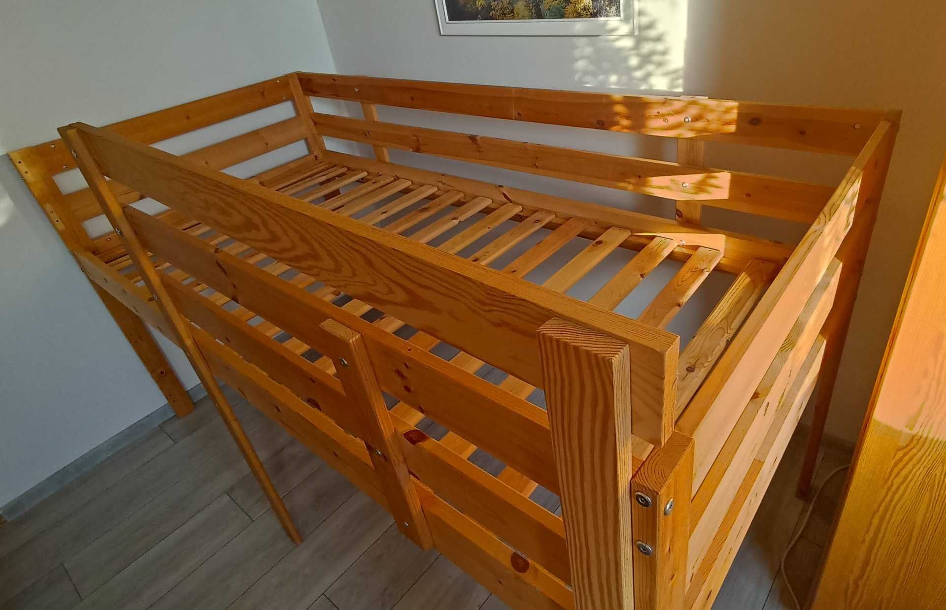 Sosnowe łóżko pod materac 90x200 z barierkami RAMA