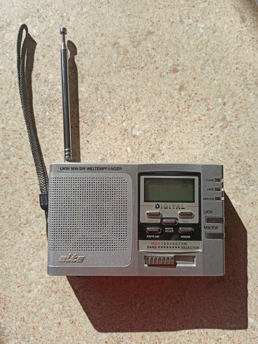 Przenośny odbiornik radiowy Elta.