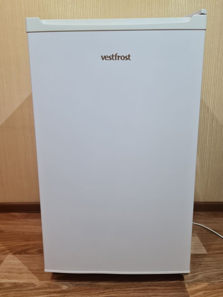 Холодильник Vestfrost CMR085W